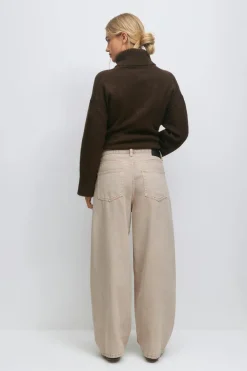 Barrel balloon jeans
