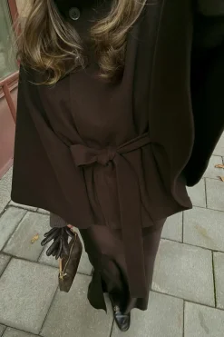 Belt cape jacket