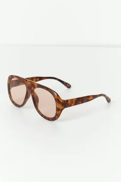 Bold aviator sunglasses