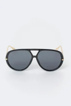 Bold aviator sunglasses