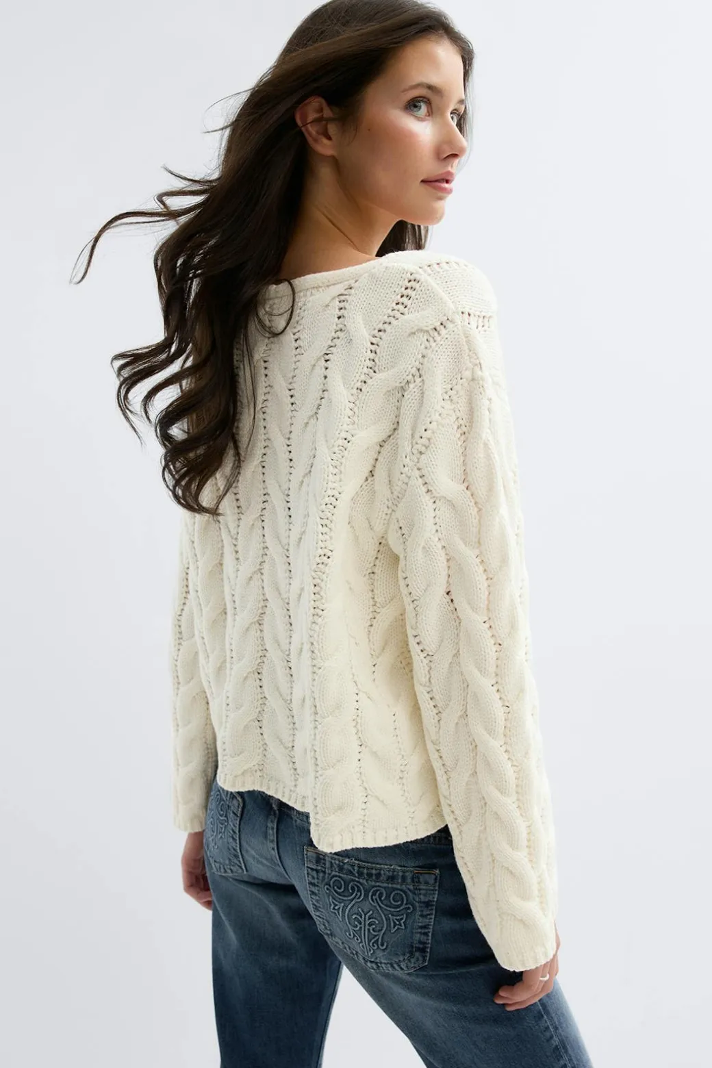 14+ cable knitted sweater