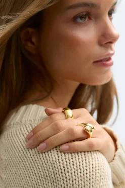 Chunky gold ring