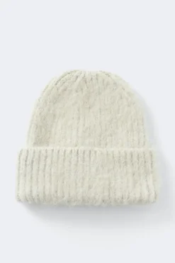 Chunky hairy beanie