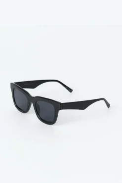 classic chunky sunglasses