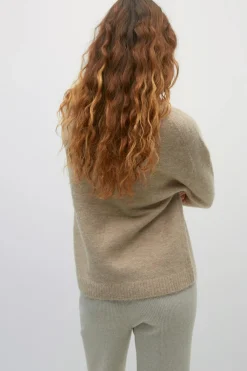 Crew neck knitted sweater