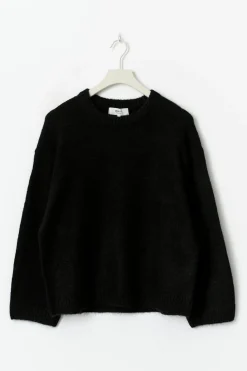 Crew neck knitted sweater