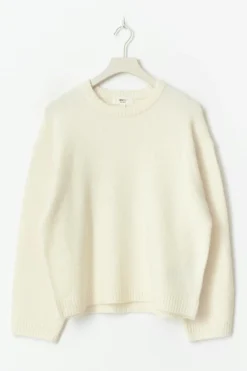 Crew neck knitted sweater
