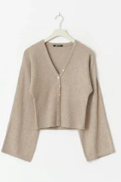 Fitted waist knitted cardigan