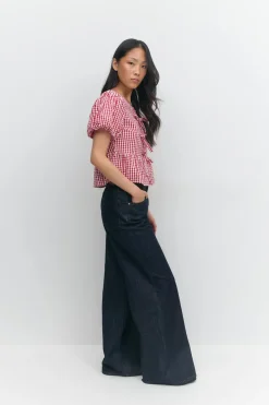 High and wide jeans
