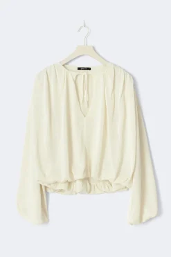 Knitted balloon top
