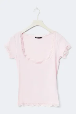 Lace detail scoop neck top