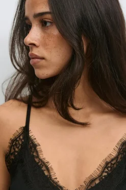 Lace detail singlet
