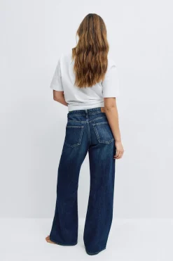 Low wide jeans