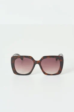 Oversized square sunglasses