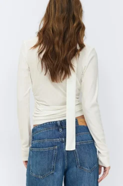 Scarf top
