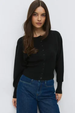 Shaped knitted cardigan