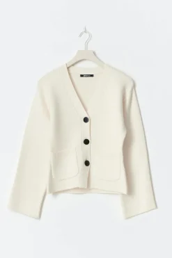 Shaped knitted cardigan