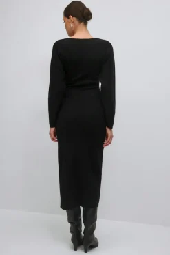 Shaped knitted dress