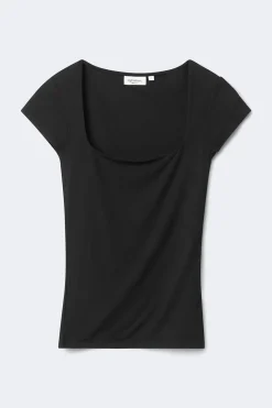 Slim fit short sleeve top