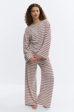 Soft loungewear longsleeve top