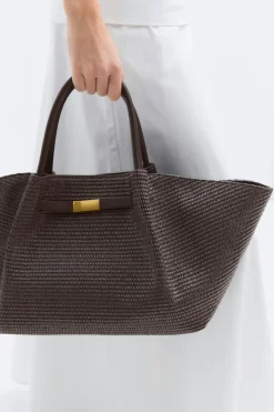 Structure strap tote bag