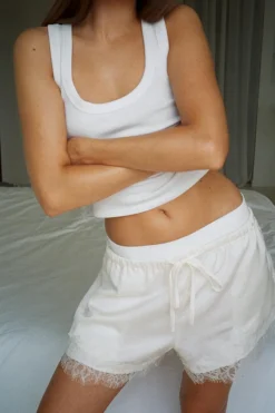 Super stretch scoop neck tank