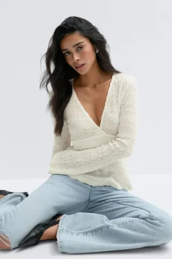 Tie back top