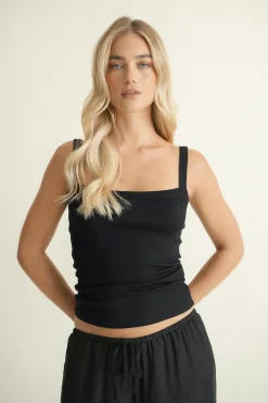 Tight fit rib singlet