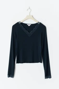 Y lace top