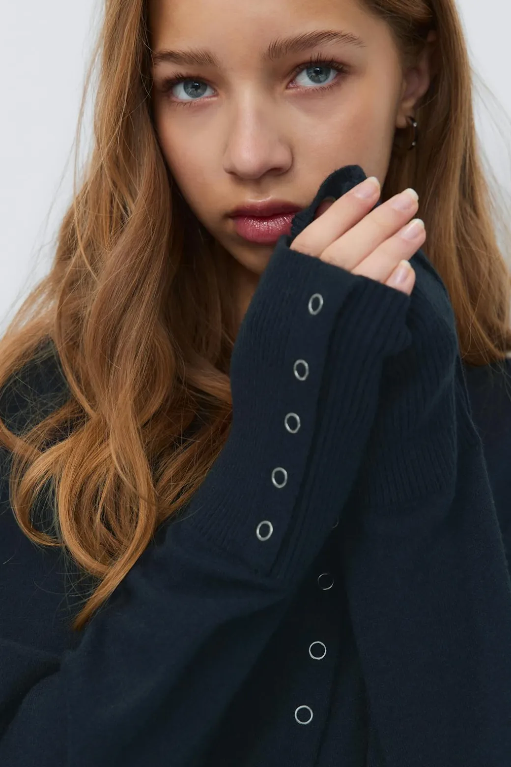 Y shaped knitted cardigan